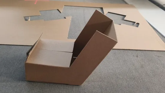 EVA, EPE, 애완동물, PE 폼, 스펀지, 면, 카톤 포장, PVC 종이 포장, 벌집 골판지용 진동 칼이 있는 CNC 절단기